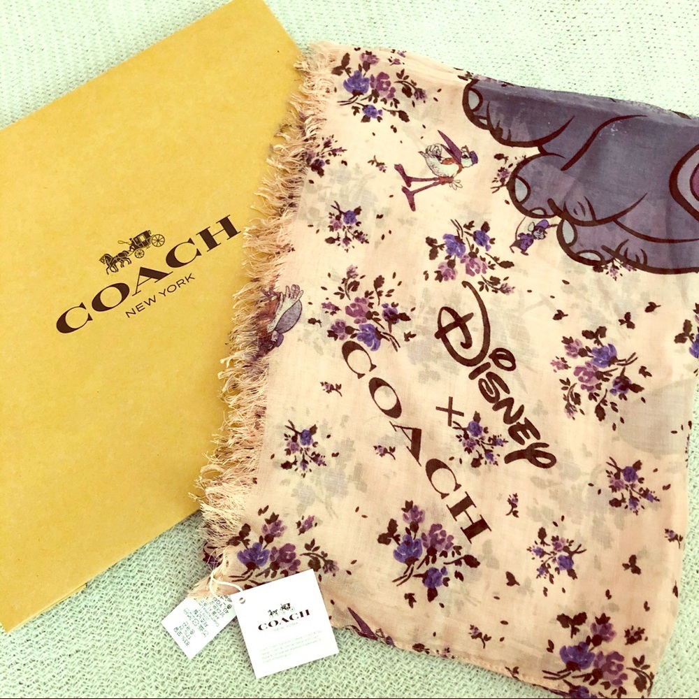 💜💐🐘Disney x Coach : Dumbo Floral Scarf 🧣